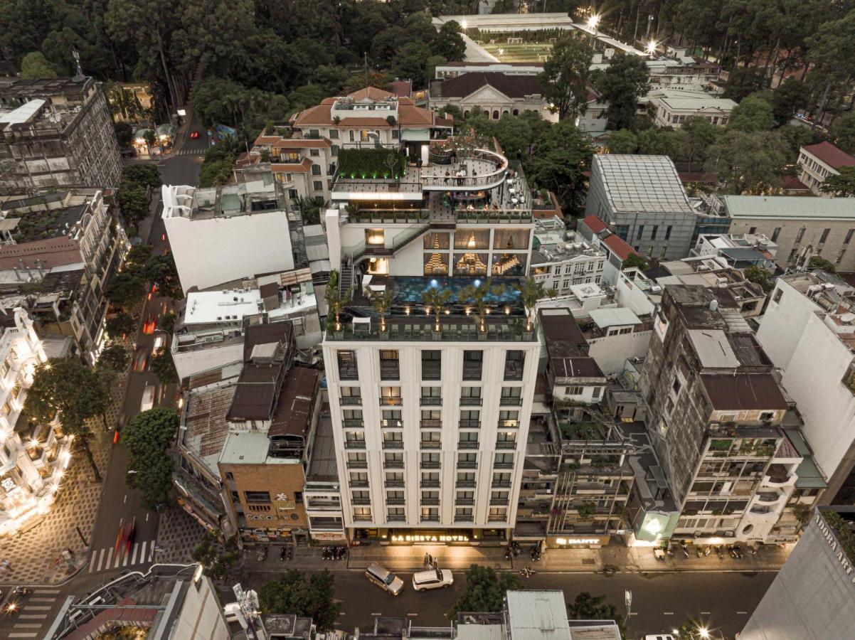 La Siesta Premium Saigon Hotell Ho Chi Minh-byen Eksteriør bilde Aerial view of the hotel