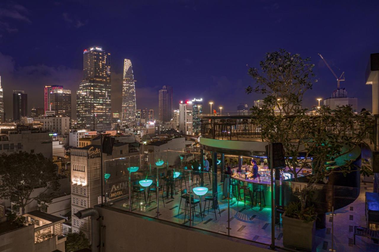 La Siesta Premium Saigon Hotell Ho Chi Minh-byen Eksteriør bilde View from the rooftop bar
